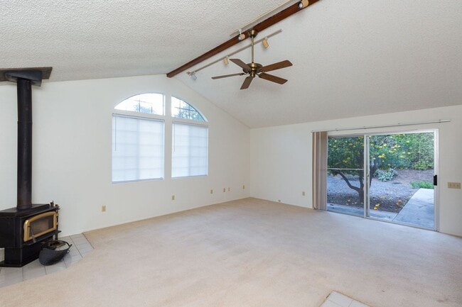 Building Photo - Single Story 3 Bed 2 Bath Home in Poway- Silverset Park