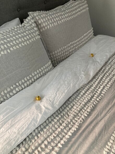 Building Photo - 3649 Grand View Blvd