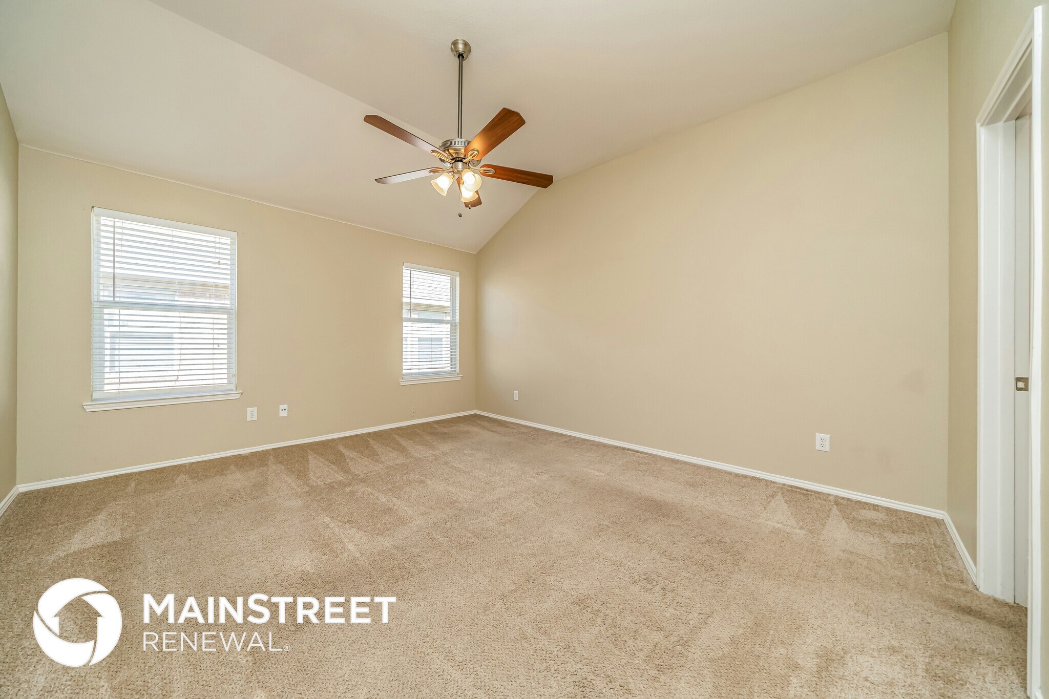 Building Photo - 623 Soledad St