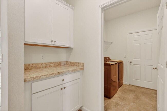 Building Photo - 10552 SW Toren Wy