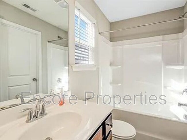 Building Photo - 551 Grand Central Sta