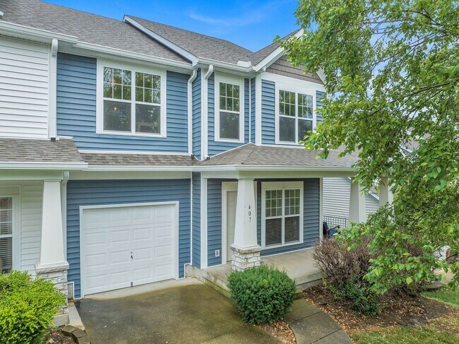 Building Photo - Spotless 3BR/2.5BA townhome minutes from West End, Downtown Nashville!