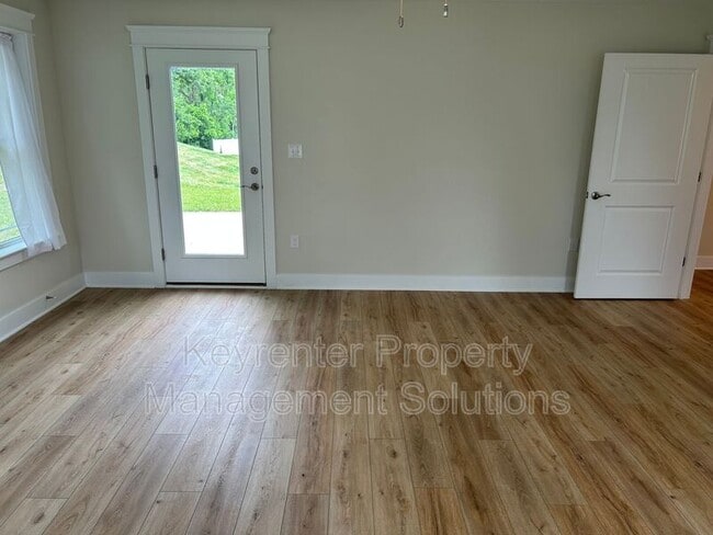 Building Photo - 185 Lindburgh Dr