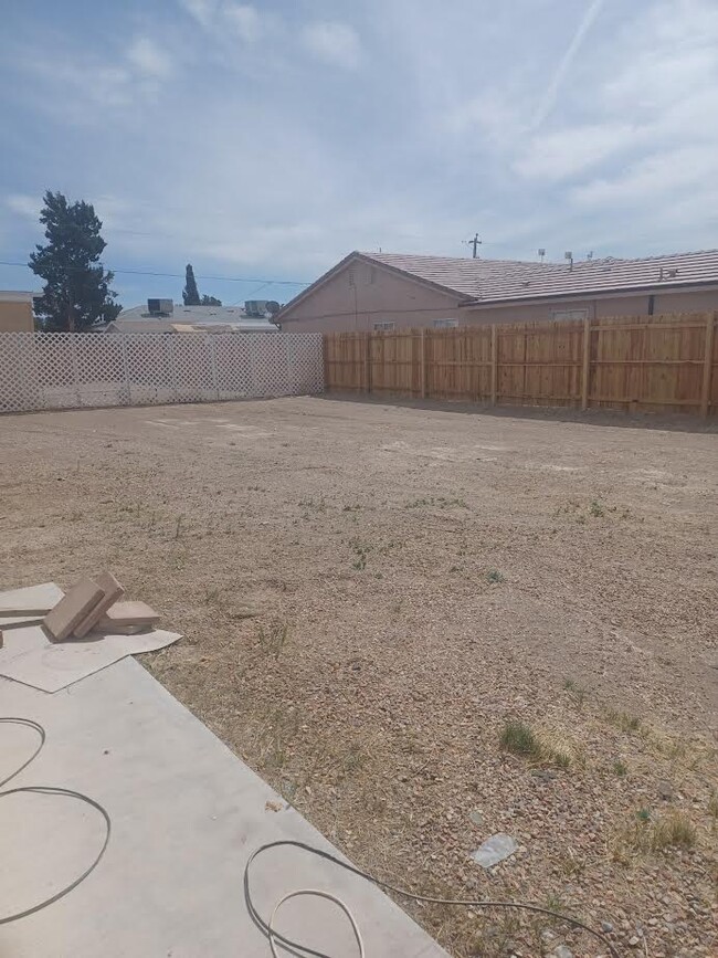 Backyard - 1013 E Calvada Blvd