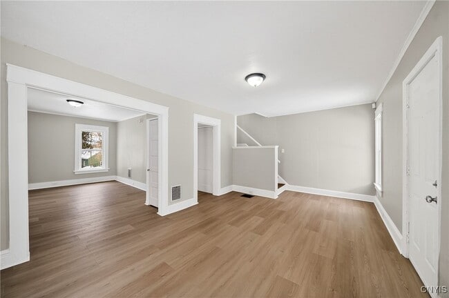 Building Photo - 162 Reed Ave