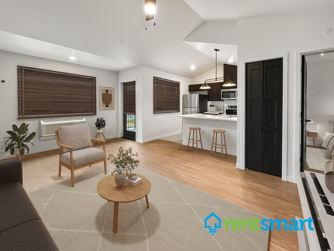 Building Photo - 2405 Arcadia Dr