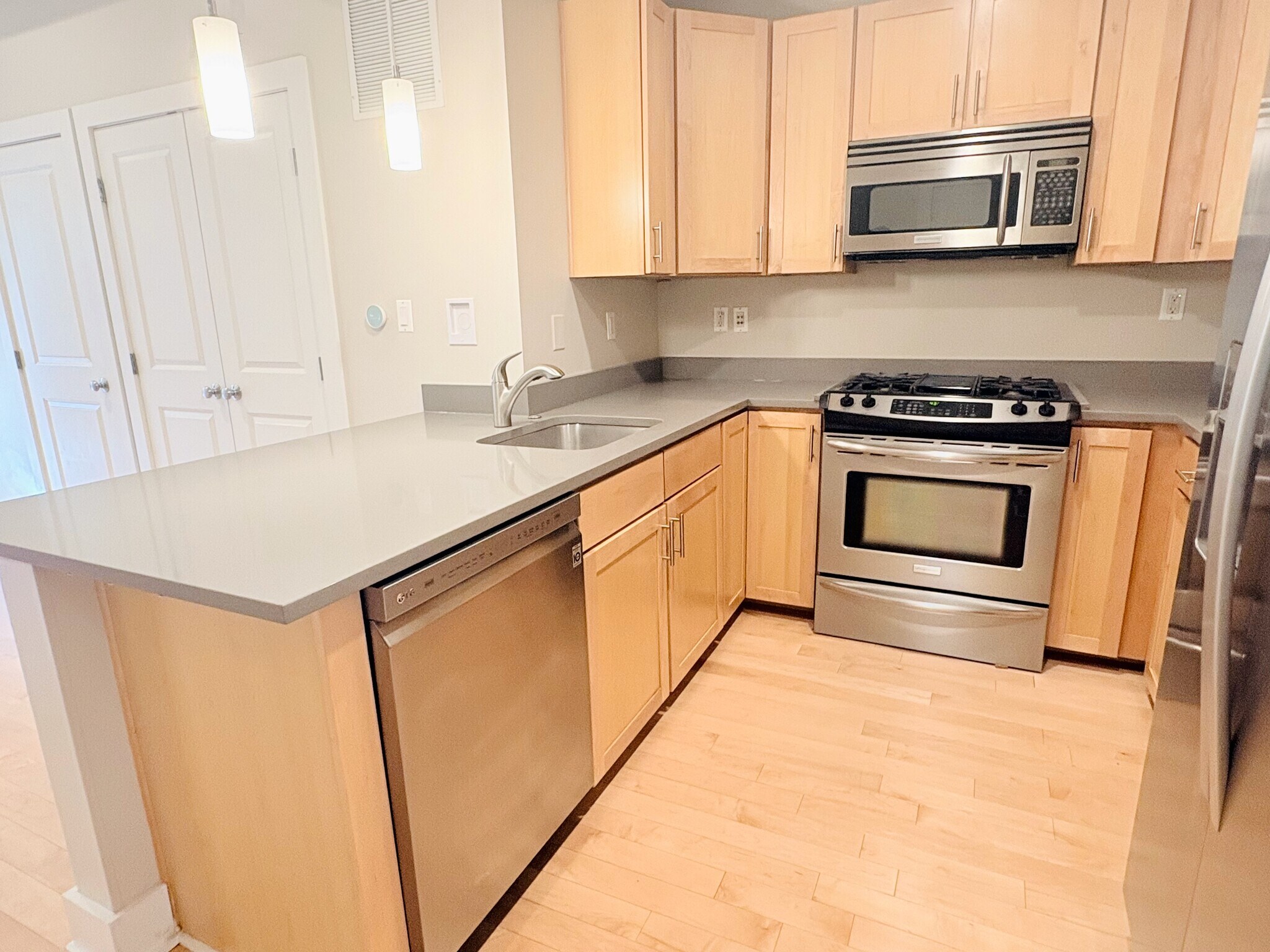 Building Photo - 1123 6th St NW