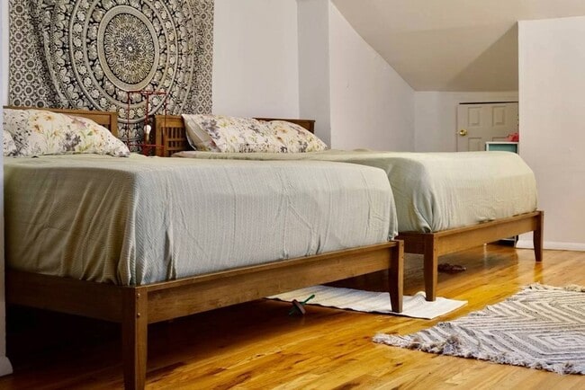 Building Photo - 119 Columbia St