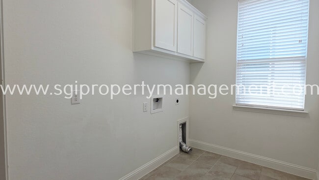 Building Photo - 7703 Coronado Dr