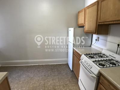 Building Photo - 1 bedroom in Boston MA 02134