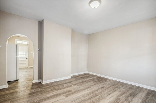 Building Photo - 122-124 Auriles St