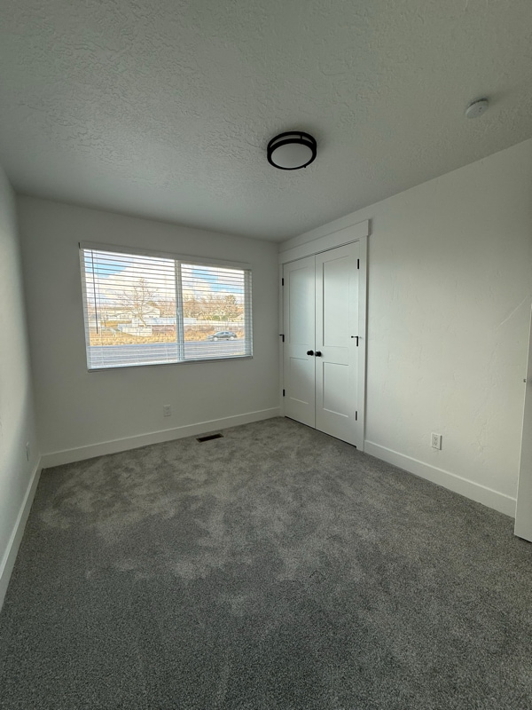 Building Photo - 1546 E 700 S