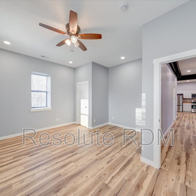 Building Photo - 804 N Locke St