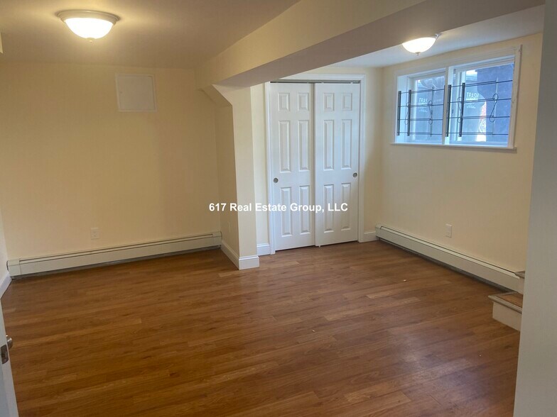 Building Photo - 381 Harvard St