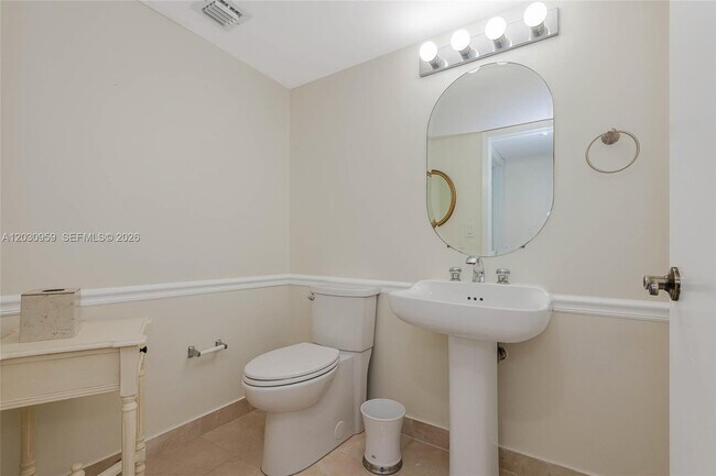 Building Photo - 8855 Collins Ave