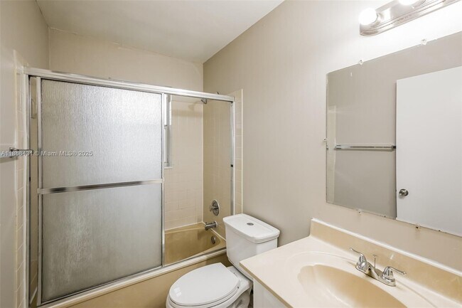 Building Photo - 6553 Bayfront Dr