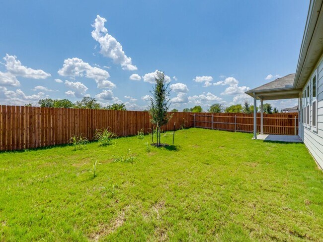 Building Photo - 1529 Purple Martin Dr