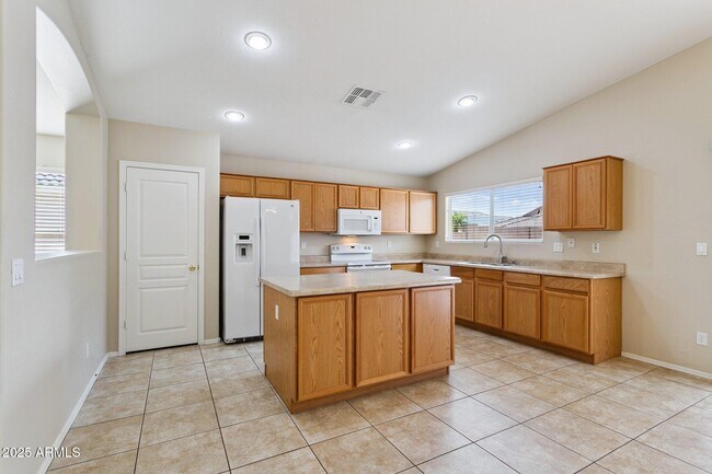 Building Photo - 17513 W Caribbean Ln