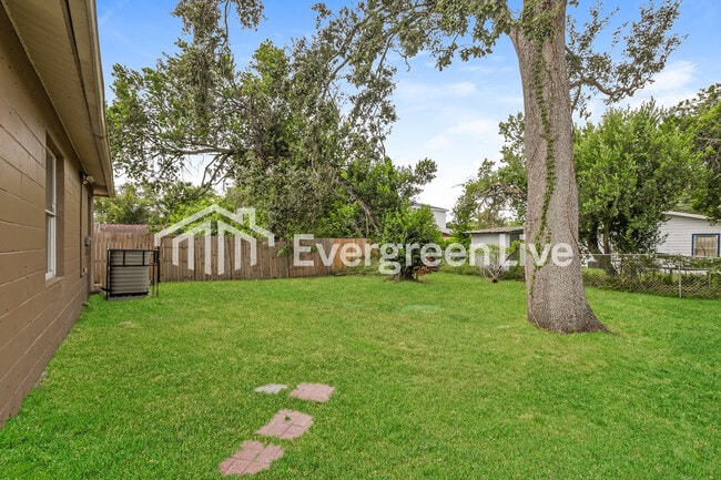 Building Photo - 3616 N 55th St