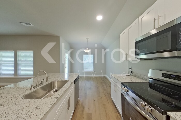 Building Photo - 13709 Pinyon Dr