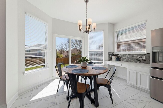 Building Photo - 4943 Sunset Ridge Dr