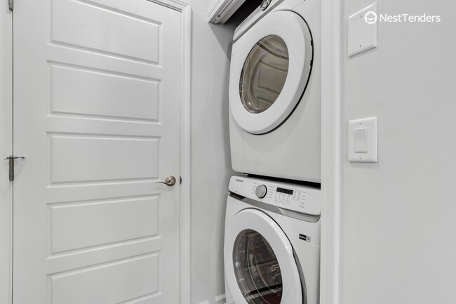 Building Photo - Amelia Island Coastal Charmer!