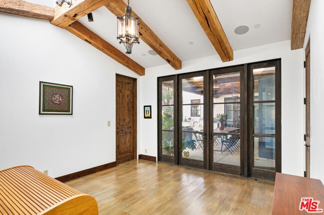 Building Photo - 6934 Grasswood Ave