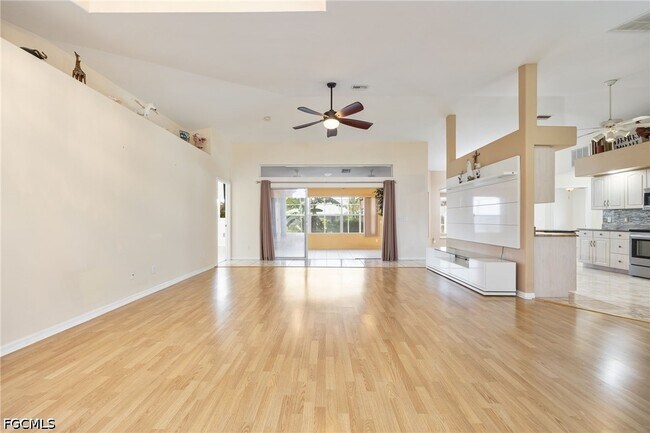 Building Photo - 1132 SE 32nd Terrace