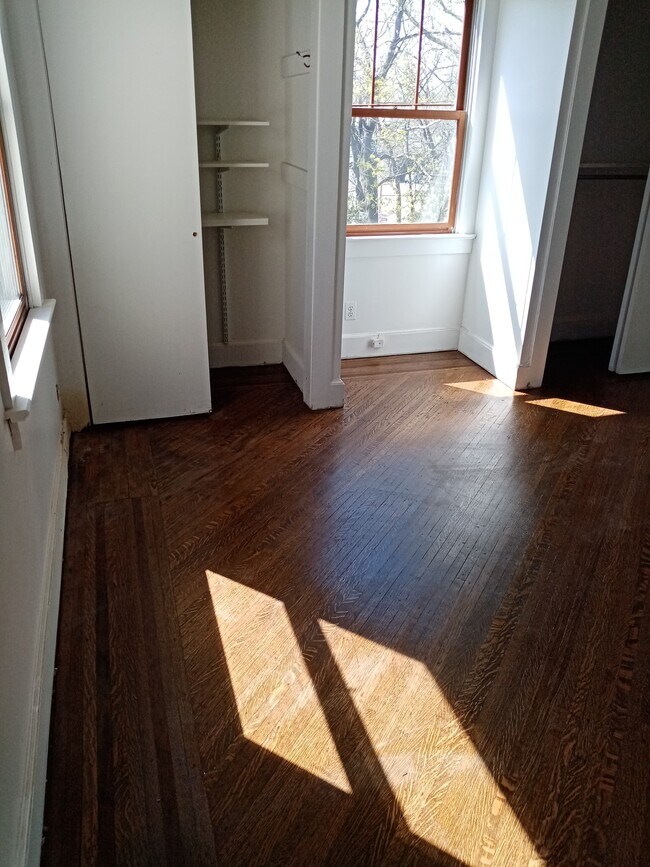 Building Photo - 288 Montgomery St