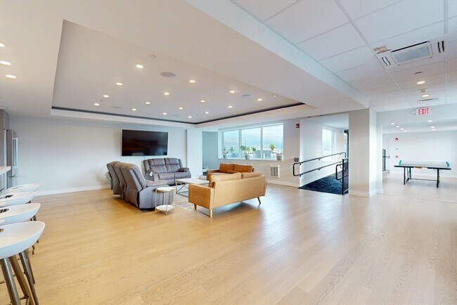 Building Photo - 932 Broadway