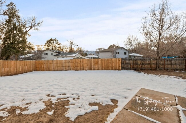 Building Photo - 210 Kilmer Ct