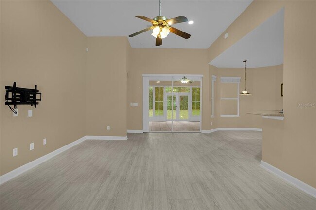 Building Photo - 1043 Via Como Pl