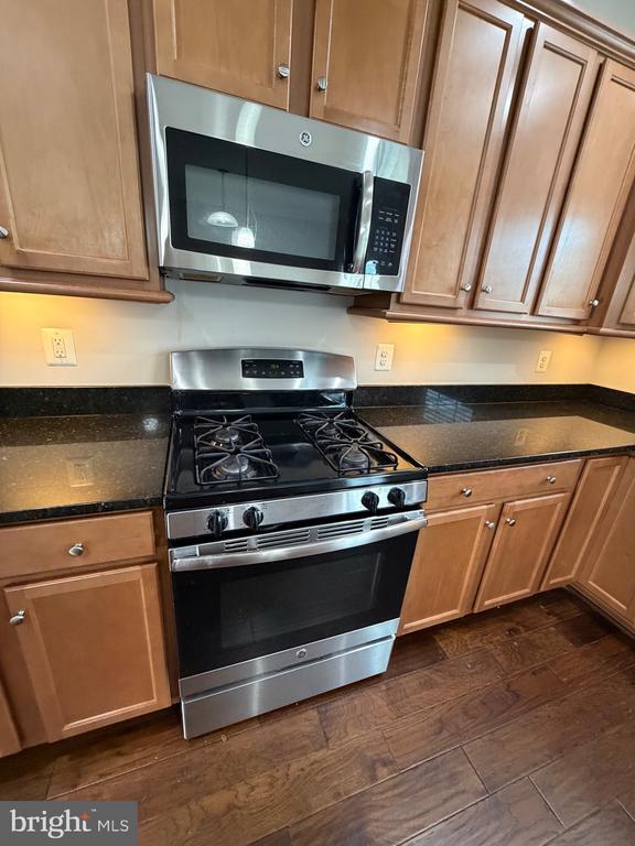 Building Photo - 128 Hidden Brook Dr