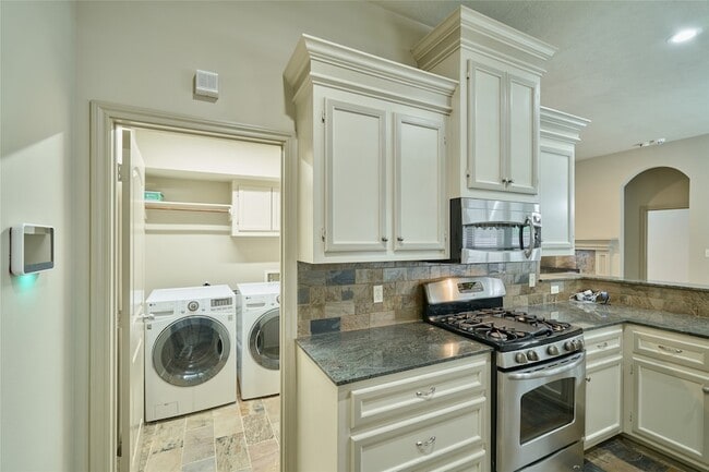 Building Photo - 13613 Vail Dr