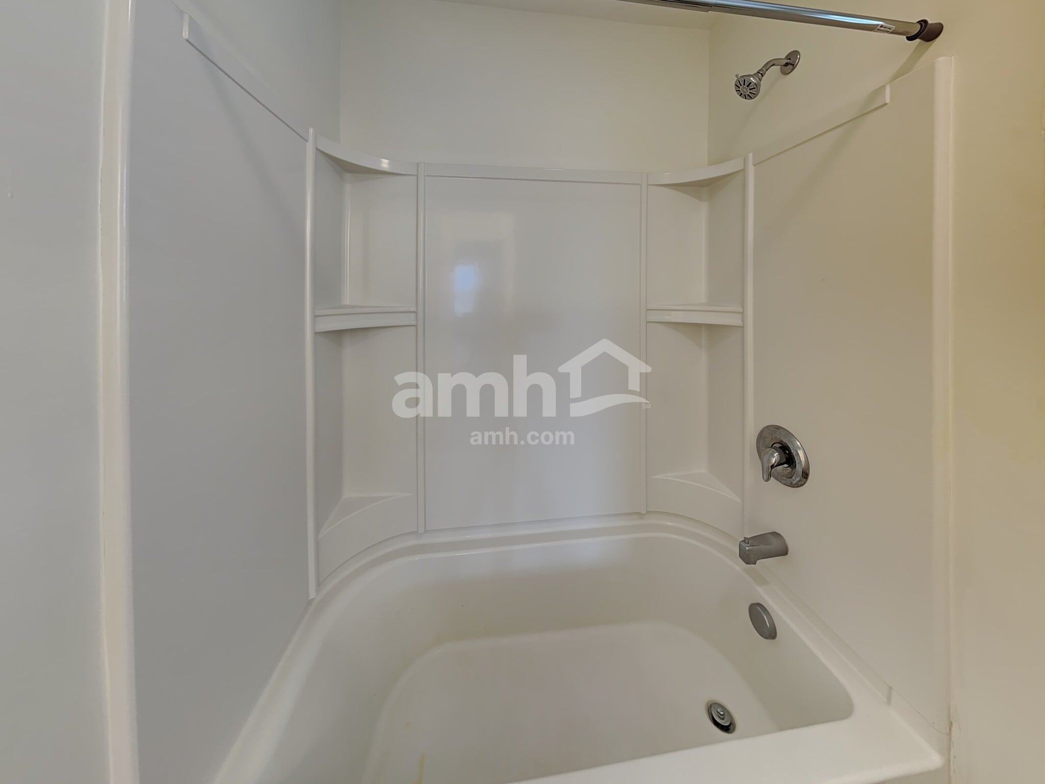 Building Photo - 19327 Fox Chase Dr