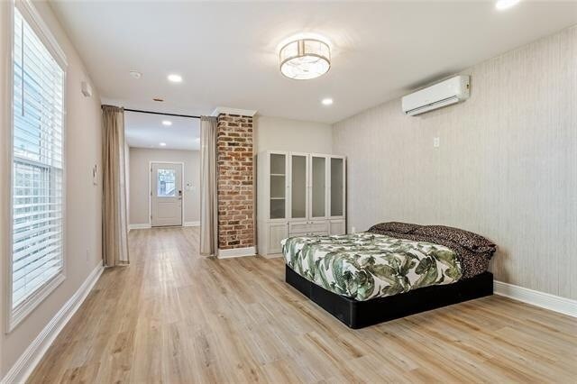 Building Photo - 1324 Cambronne St