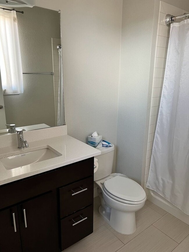 Building Photo - Charming 2BR Townhome in Denver