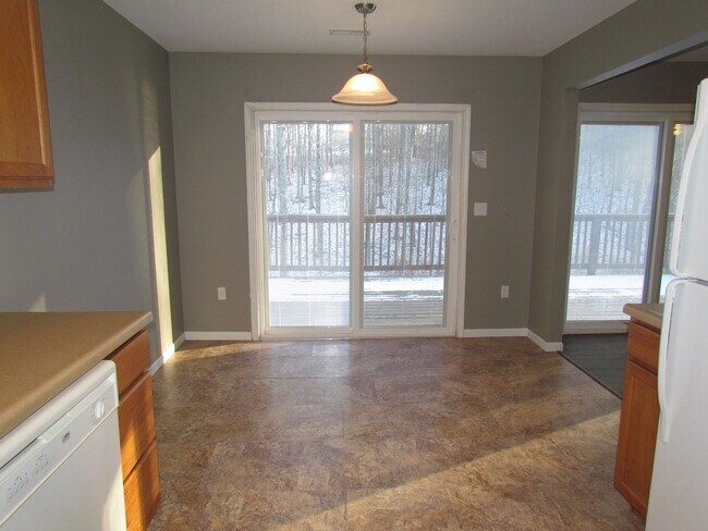 Building Photo - 15908 Tracker Ln
