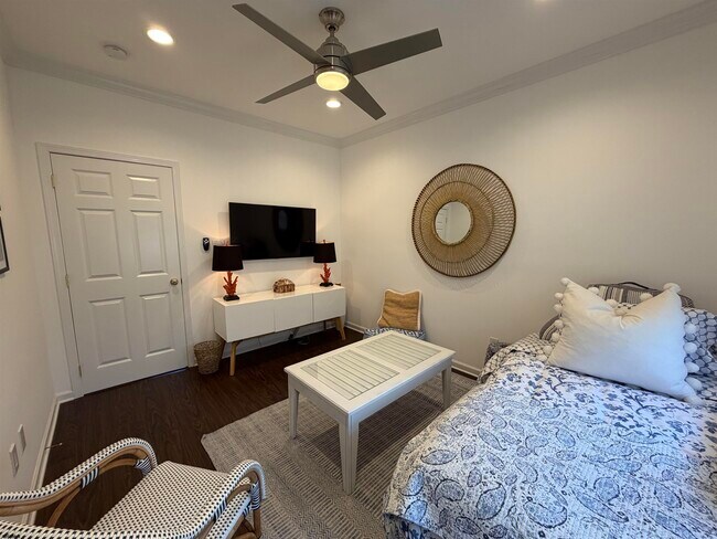 Building Photo - 26 S Coolidge Ave