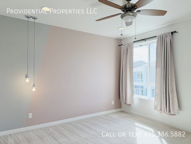 Building Photo - 14669 36th Ave NE