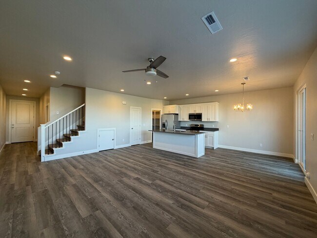 Building Photo - BRAND NEW TOWNHOME FOR RENT!