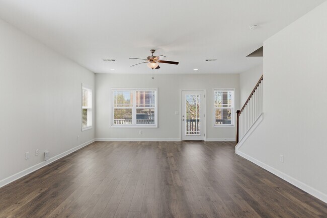 Building Photo - 114 Walden Village Ct