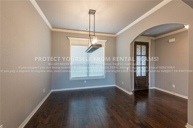 Building Photo - 5803 SW North Fork St