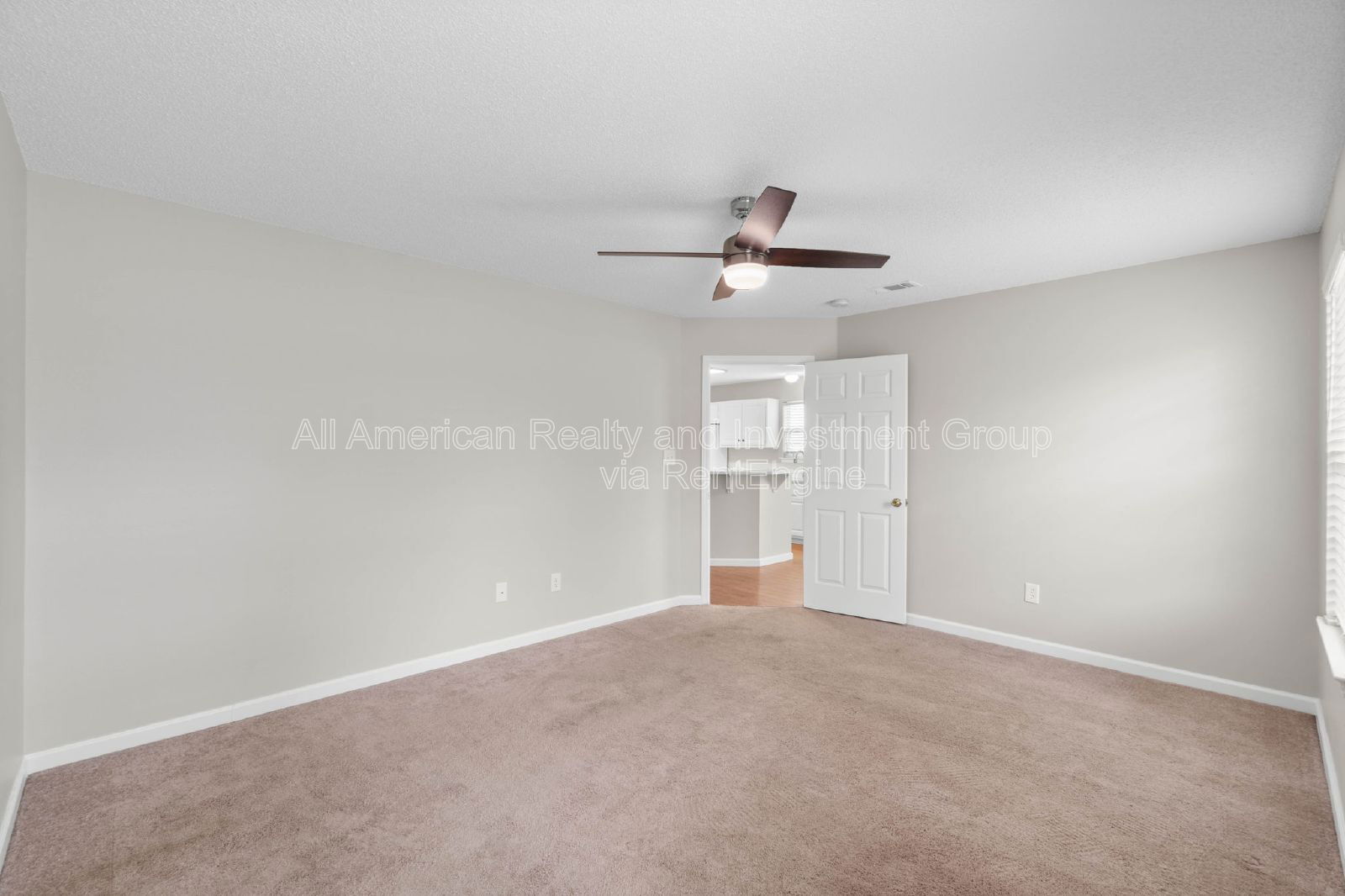 Building Photo - 993 John Wayne Cir