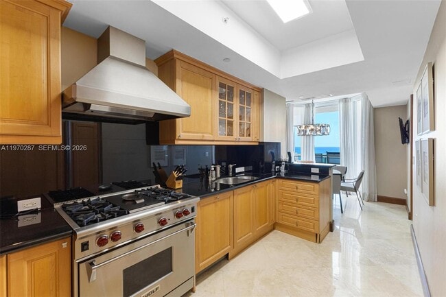 Building Photo - 17875 Collins Ave