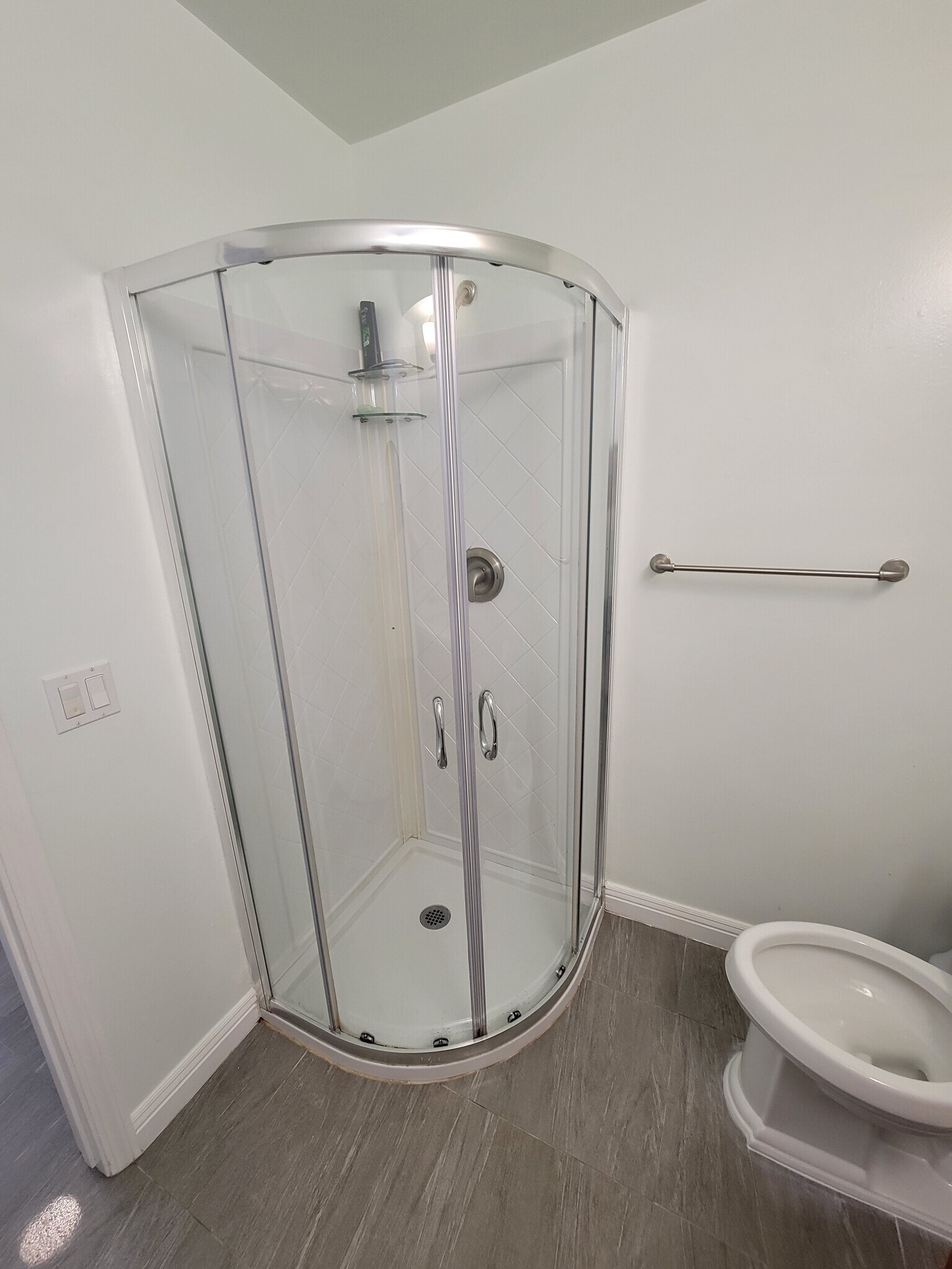 Building Photo - 614 Grand Ave