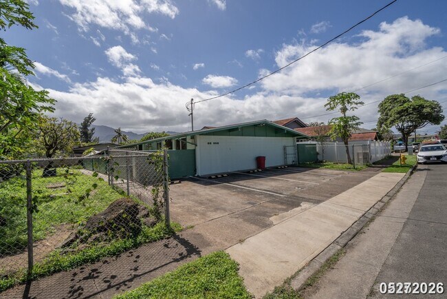 Building Photo - 68-058 Akule St. Unit D