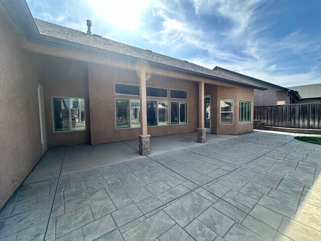Building Photo - 239 N Preston St