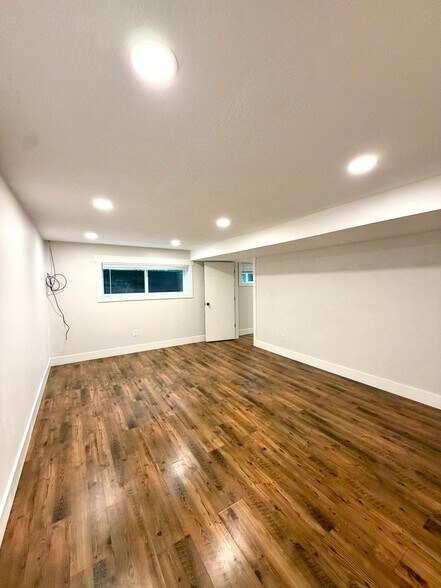 Building Photo - 315 SE 151st Ave