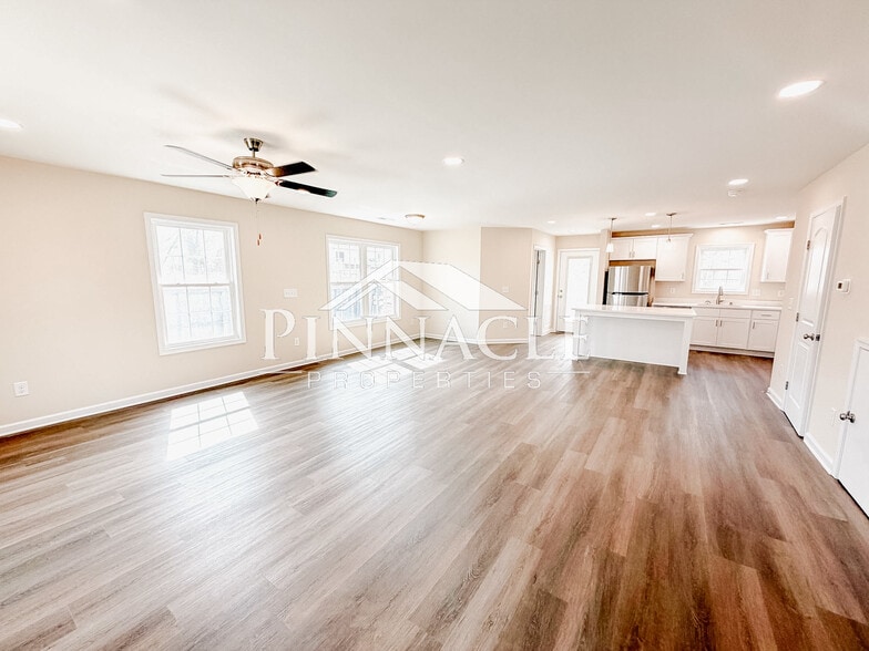 Building Photo - 233 Munford St